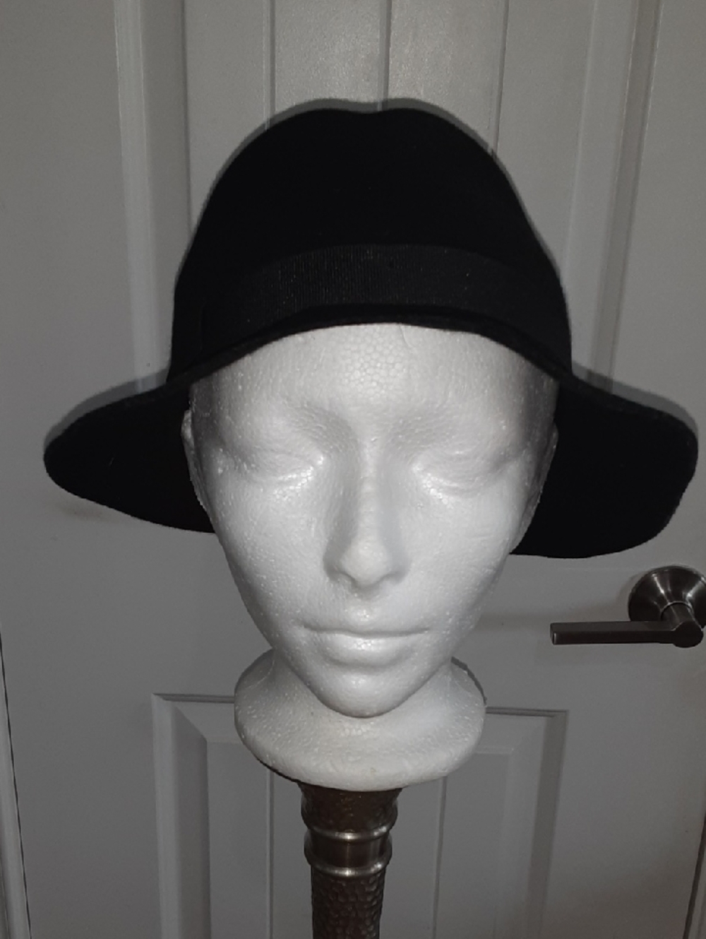 Saks Fifth Avenue Black Wool Felt Fedora - Made in Italy - Classic Pinch Crown